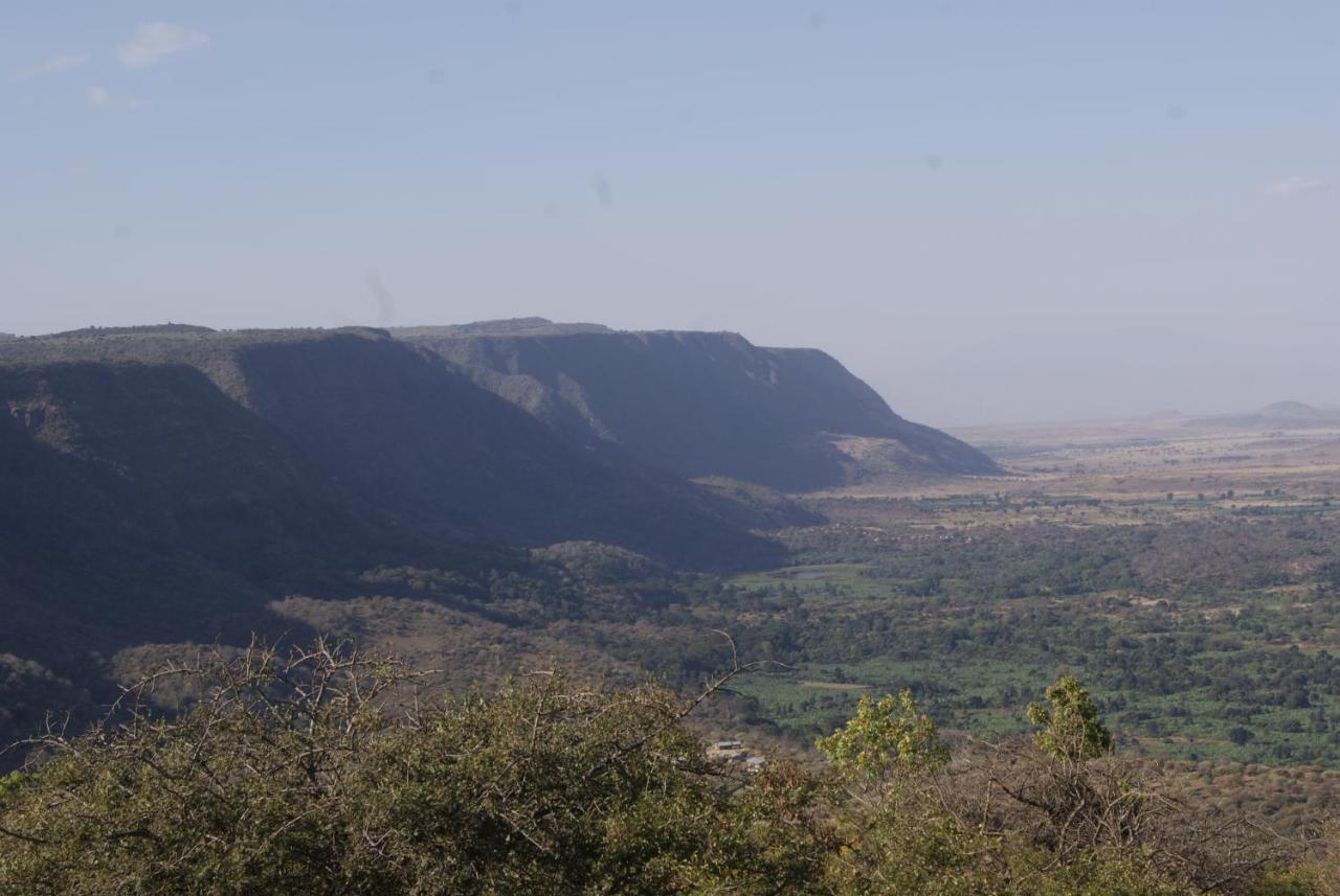 African Sunrise Lodge And Campsite Mto wa Mbu Exteriör bild