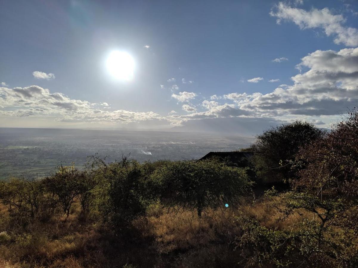 African Sunrise Lodge And Campsite Mto wa Mbu Exteriör bild