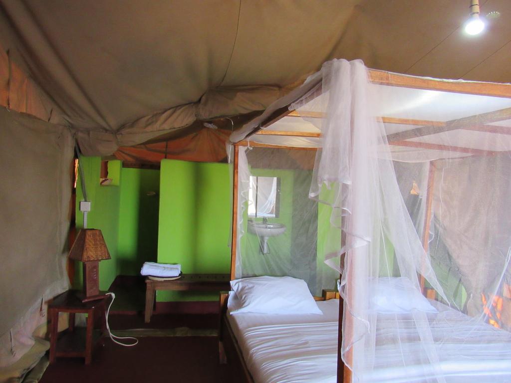 African Sunrise Lodge And Campsite Mto wa Mbu Exteriör bild