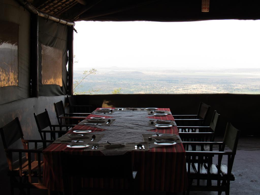 African Sunrise Lodge And Campsite Mto wa Mbu Exteriör bild